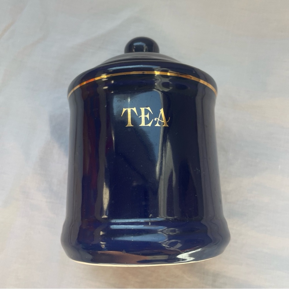 Vintage 6” Tall‎ Ceramic Tea Storage Jar with Lid
